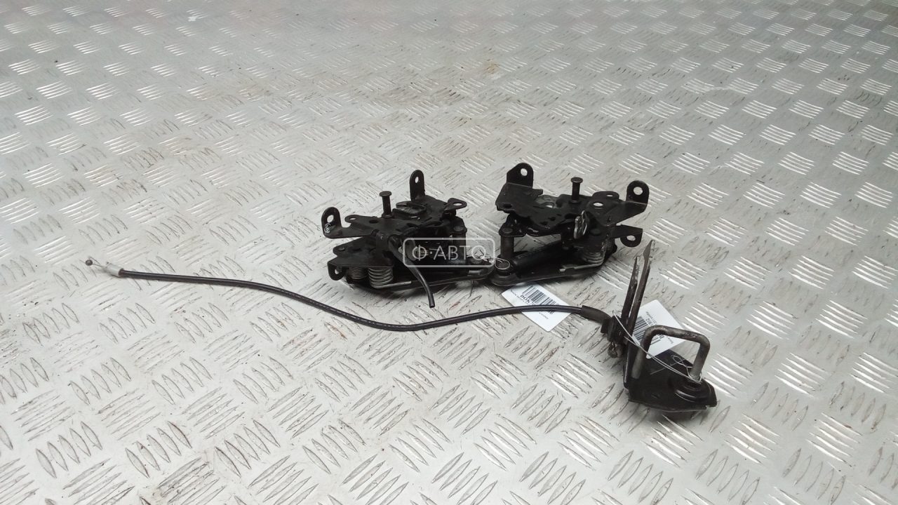 Замок капота