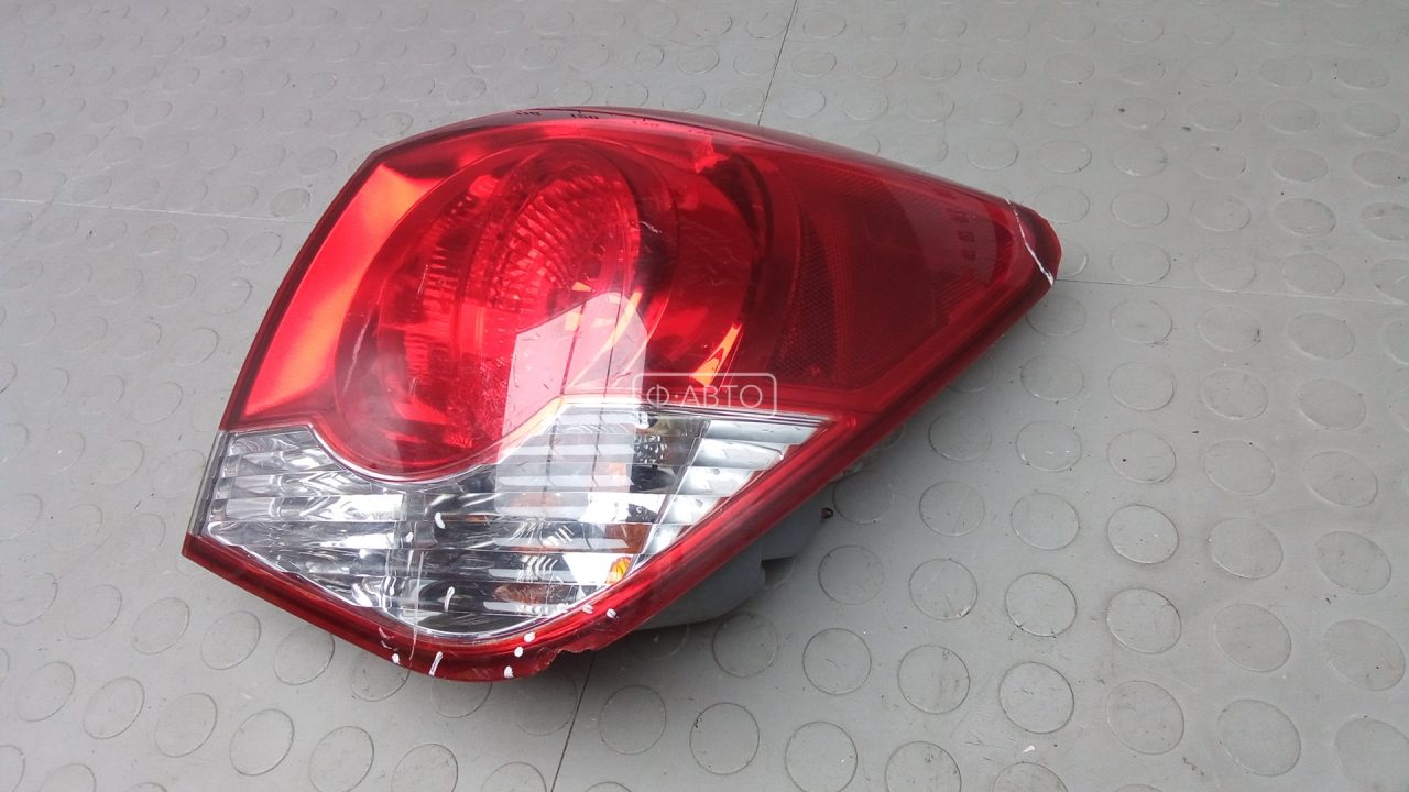 Фонарь задний правый