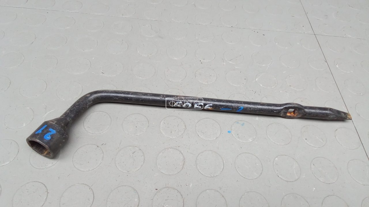 Ключ колесный