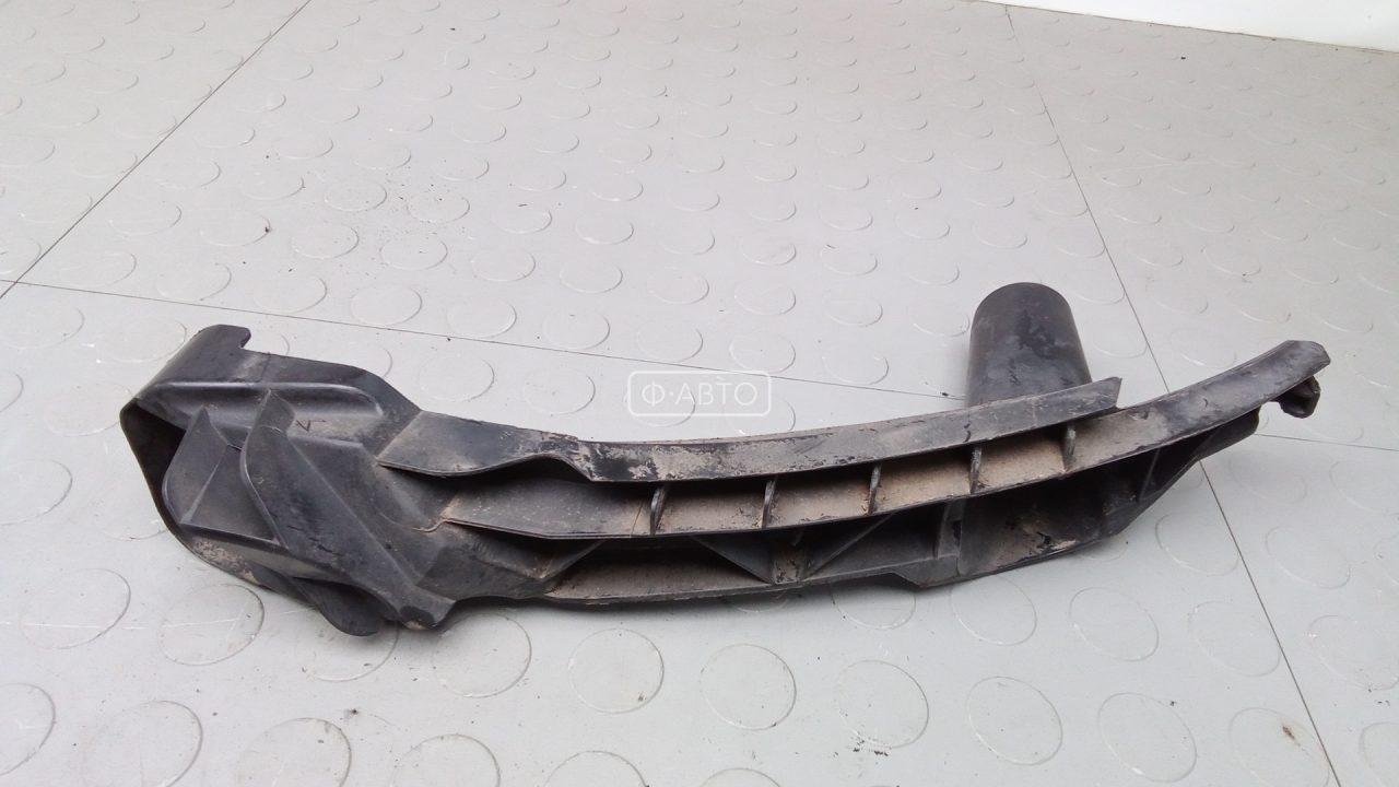 Крепление бампера переднее