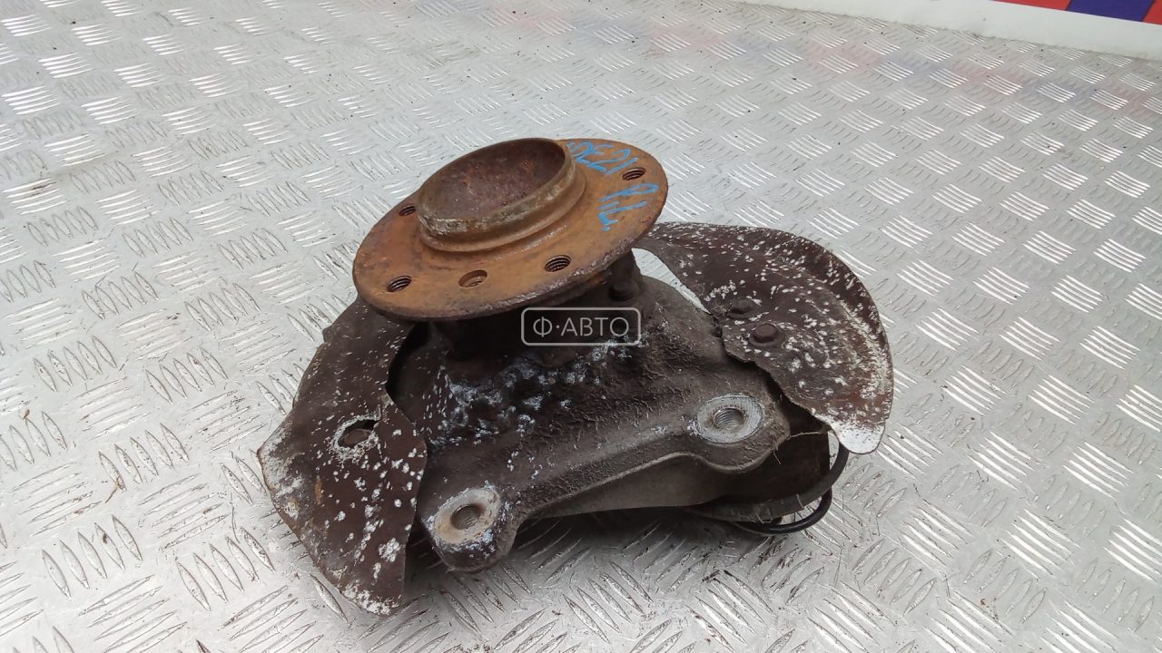 Ступица передняя левая