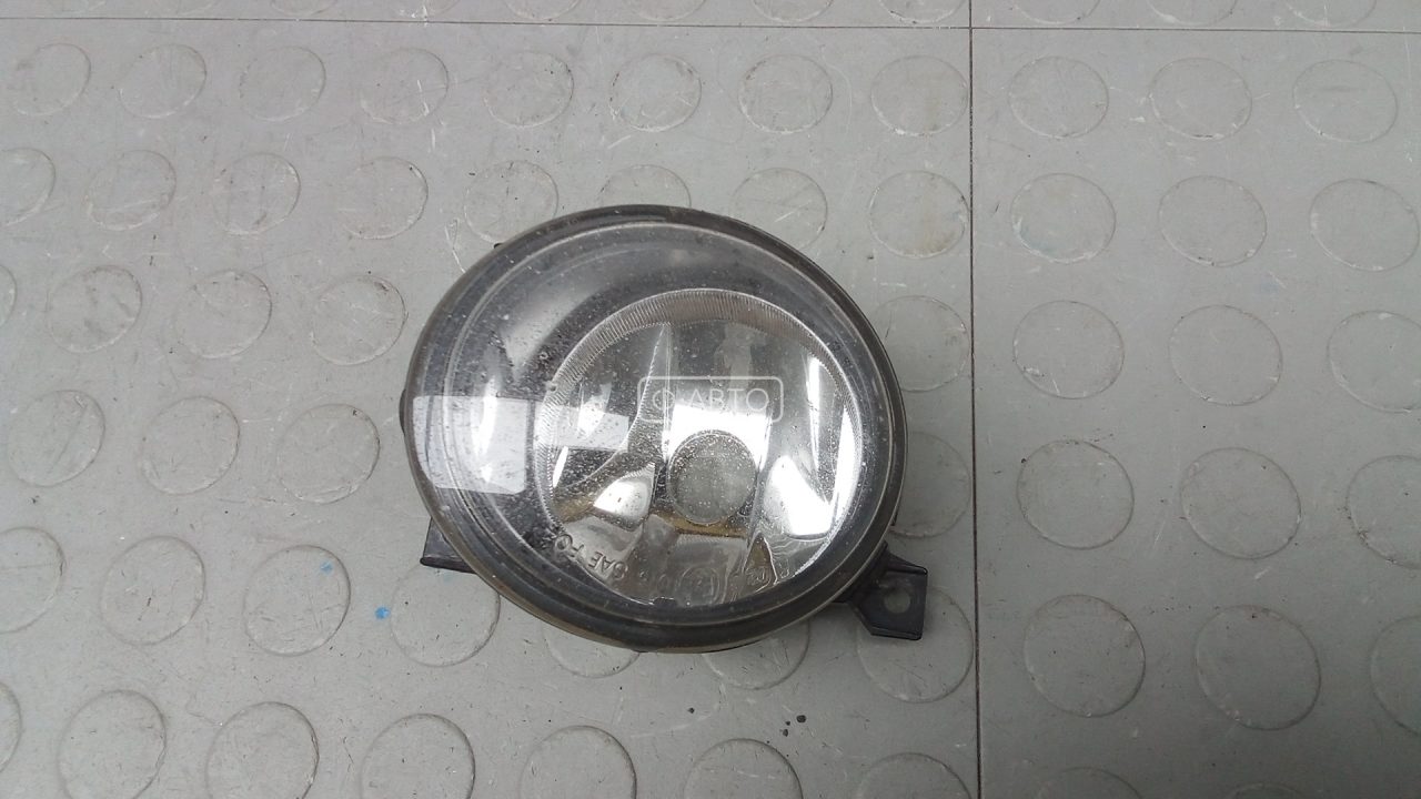 Фара галогенная правая передняя