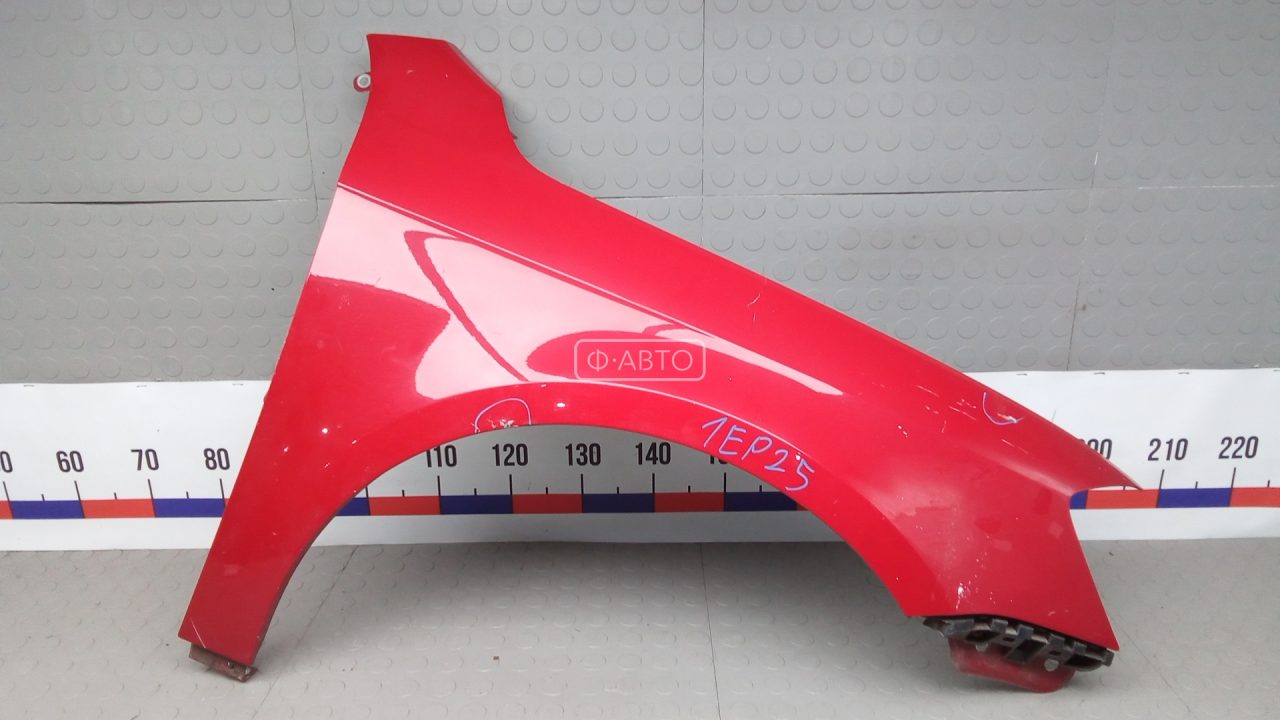 Крыло переднее правое