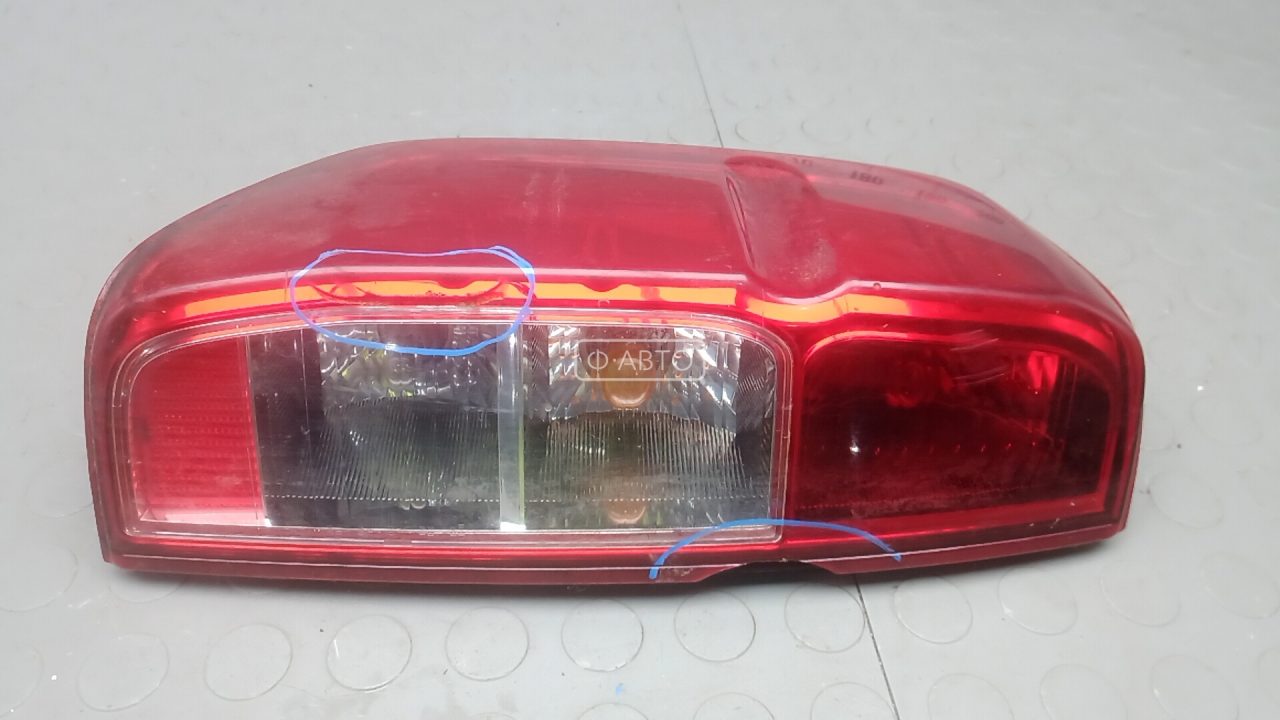 Фонарь задний левый