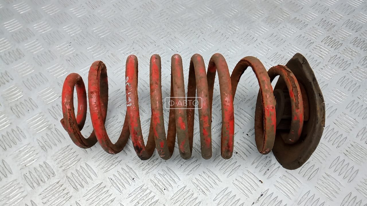 Пружина задняя