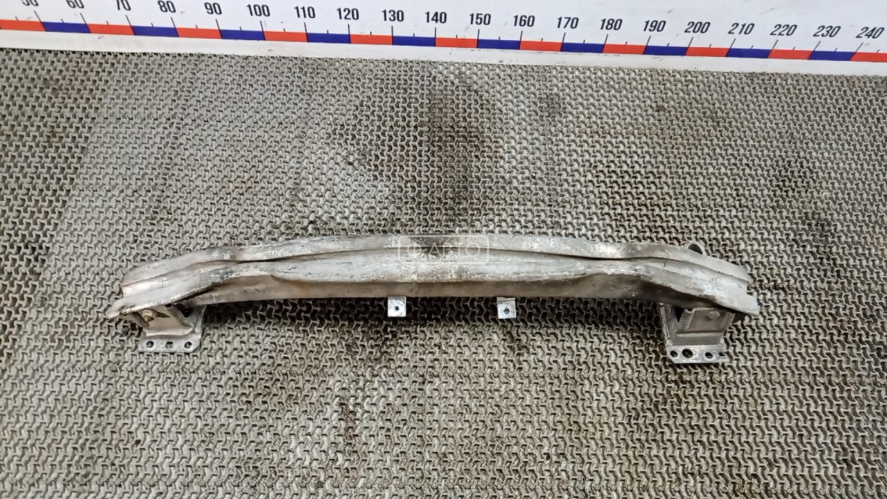 Усилитель бампера передний (кронштейн)