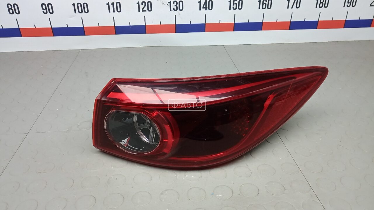 Фонарь задний правый