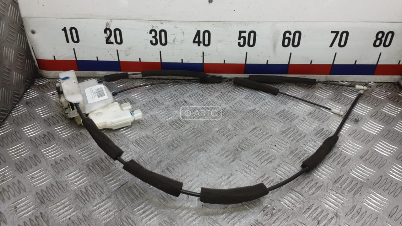 Замок двери передней правой