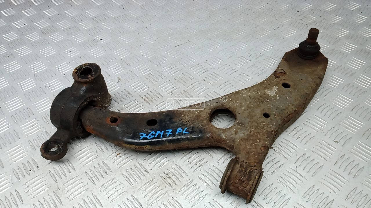 Рычаг передний нижний левый