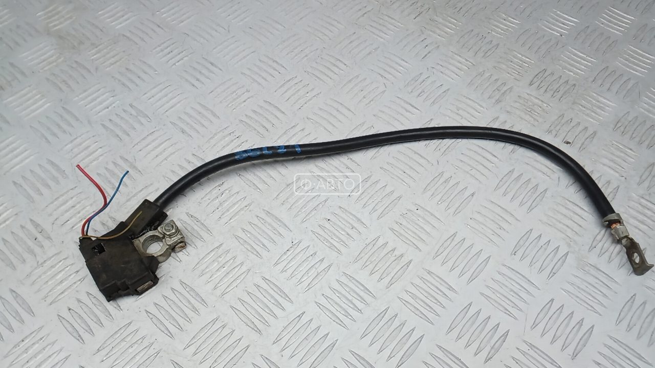 Клемма аккумулятора минус