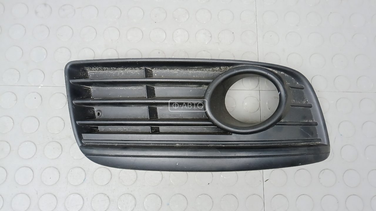 Решетка бампера передняя