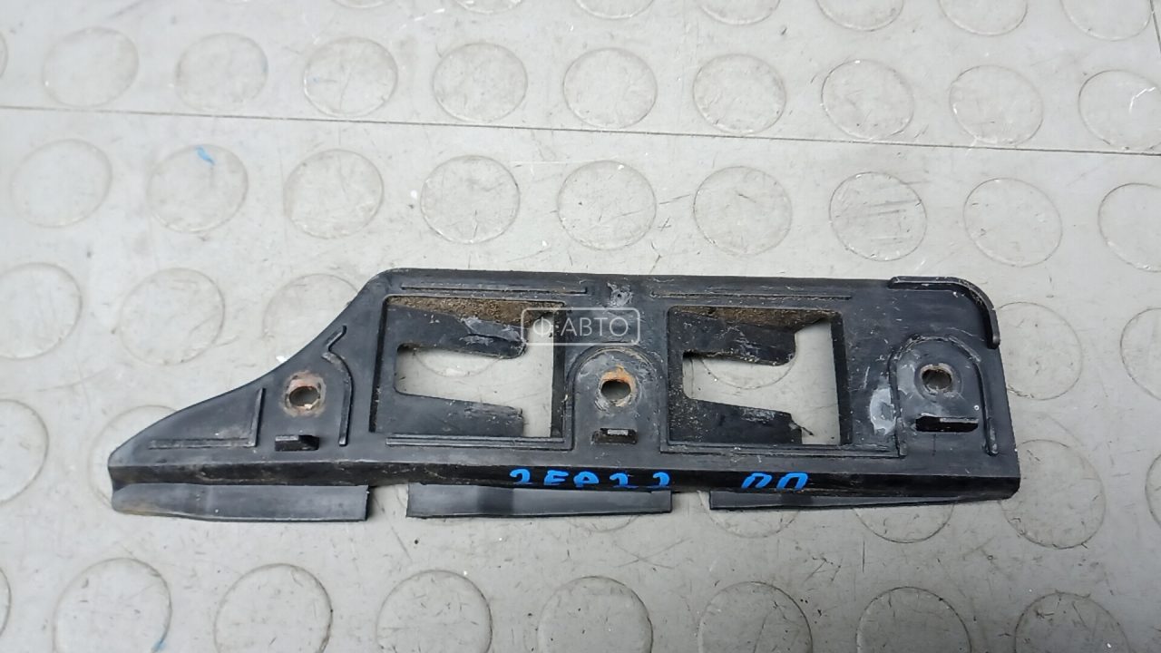 Крепление бампера переднее