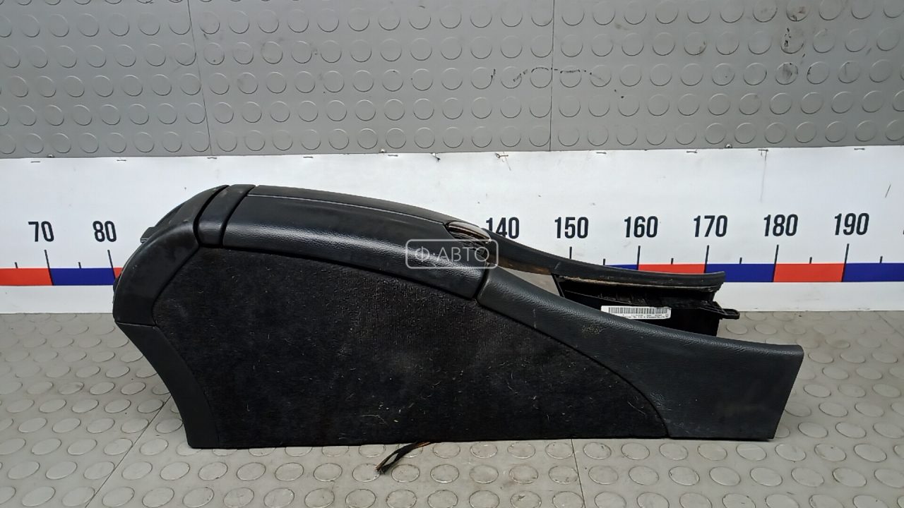 Подлокотник центральный