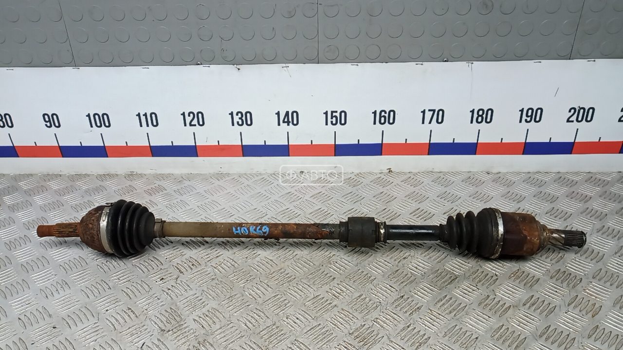 Привод передний правый