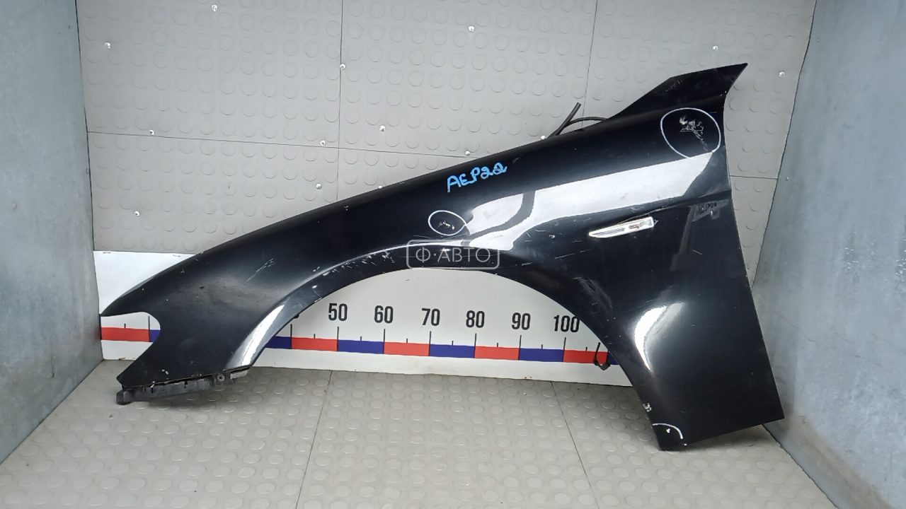 Крыло переднее левое