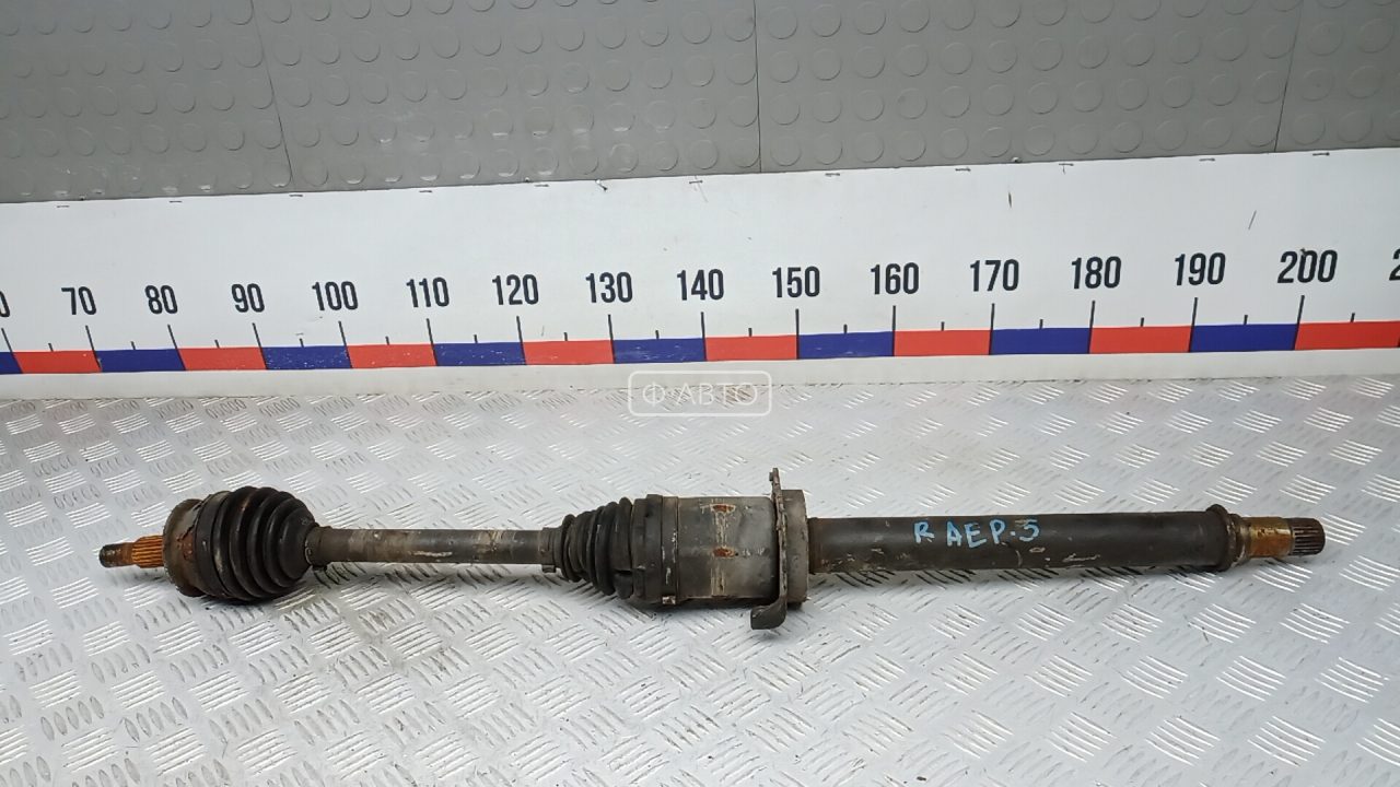 Привод передний правый