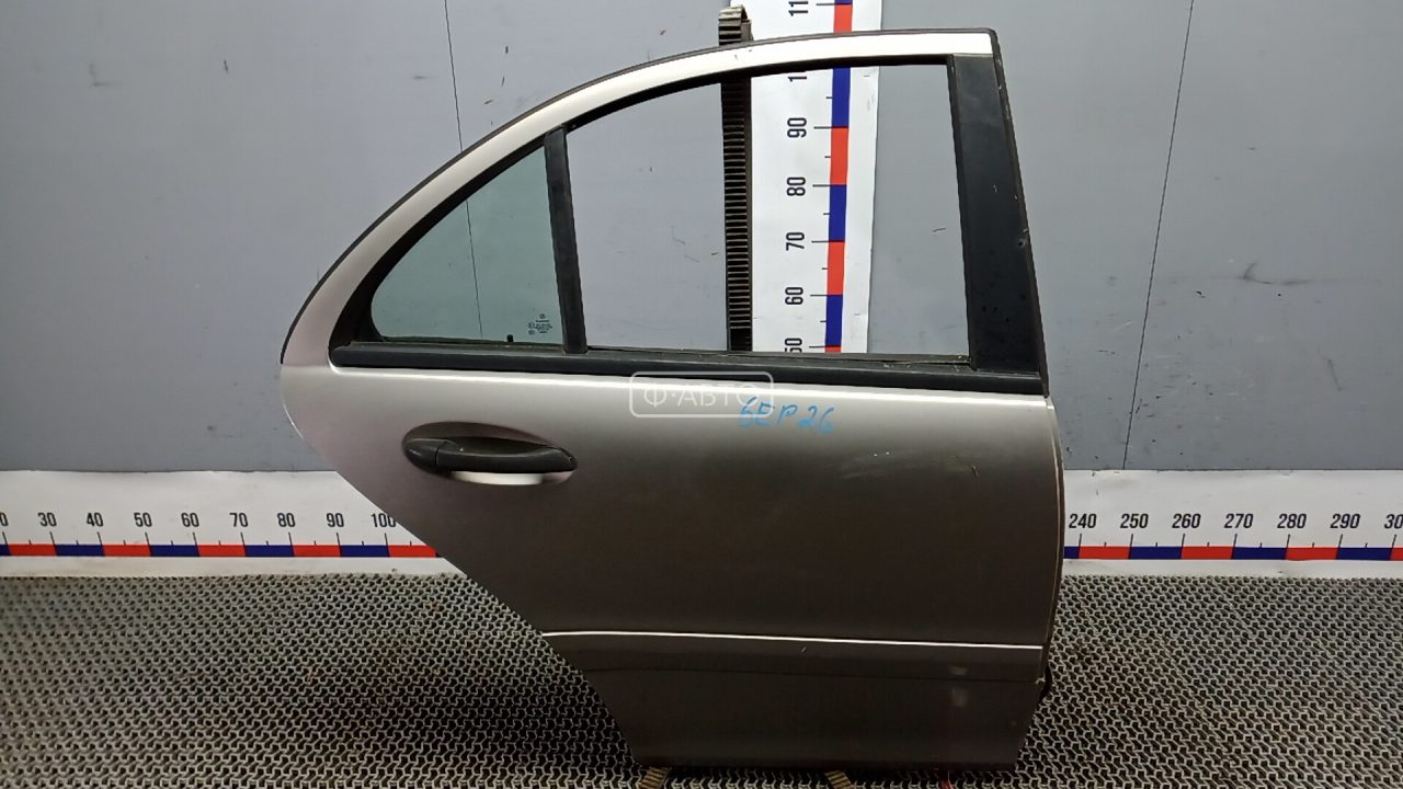 Дверь задняя правая
