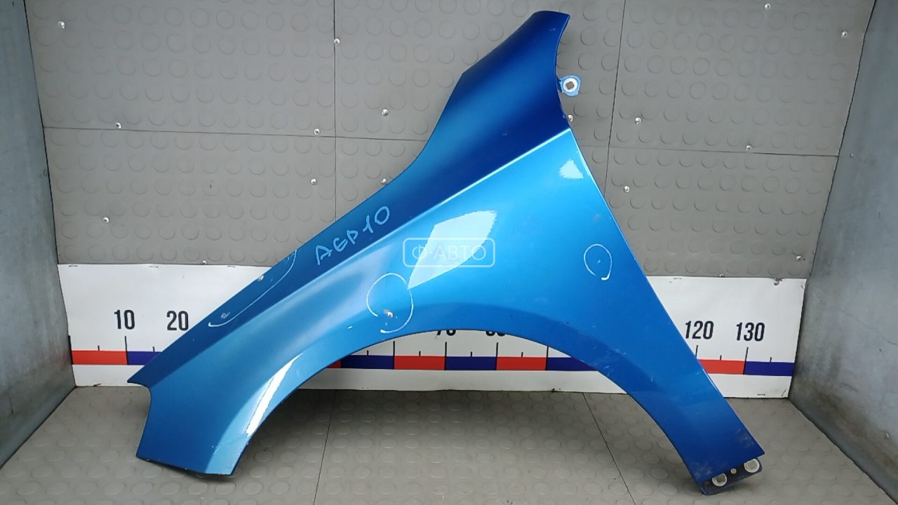 Крыло переднее левое