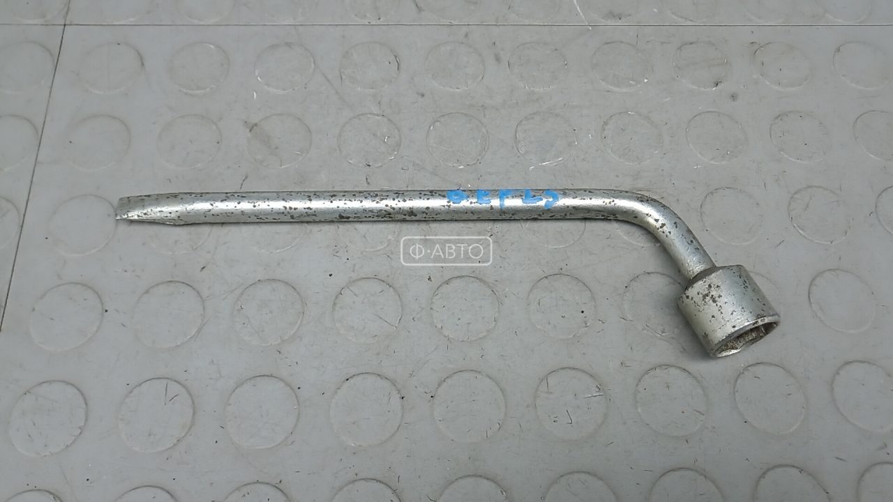 Ключ колесный