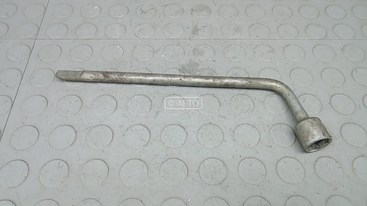 Ключ колесный