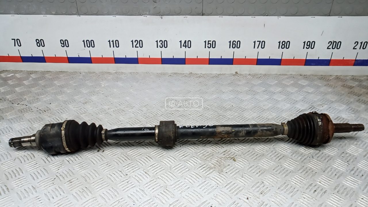 Привод передний правый