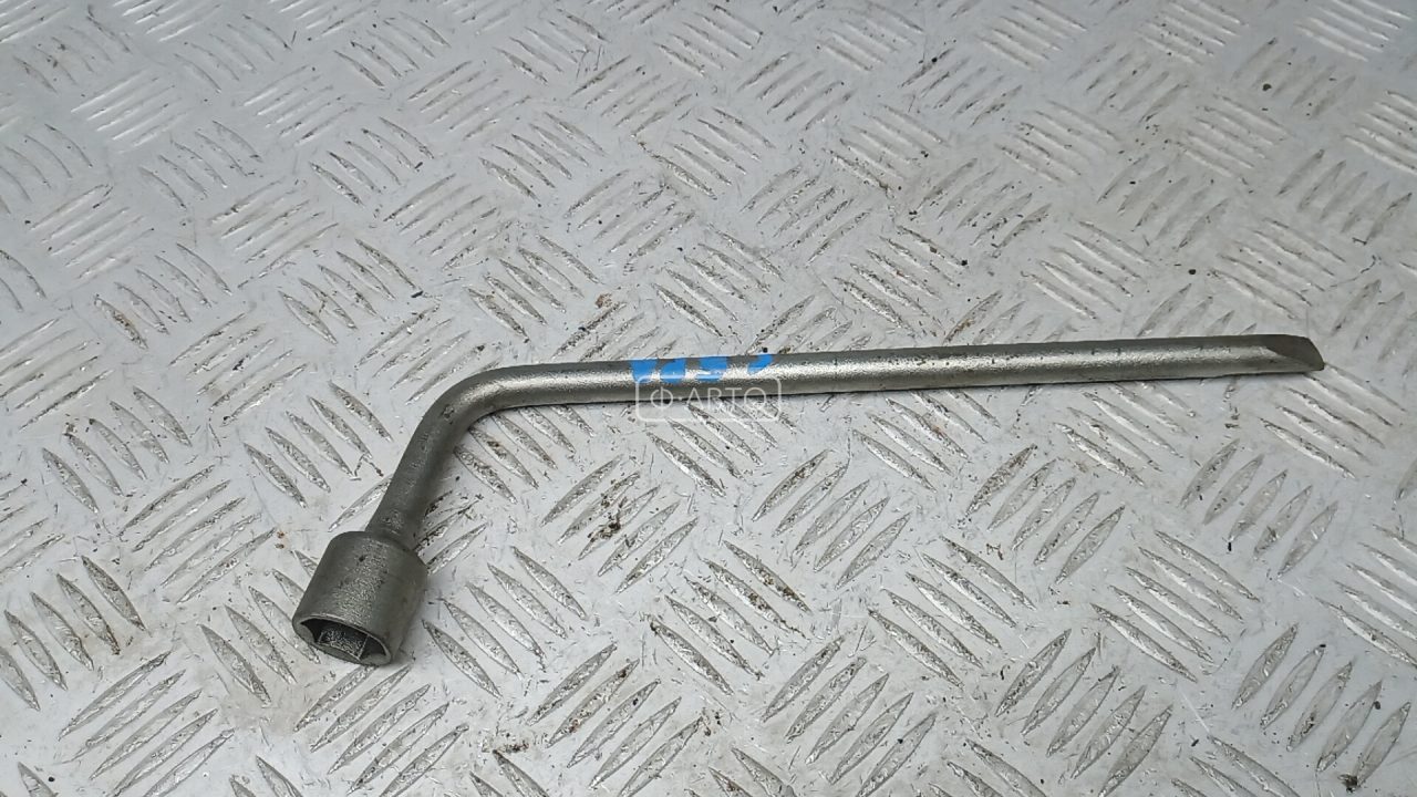 Ключ колесный