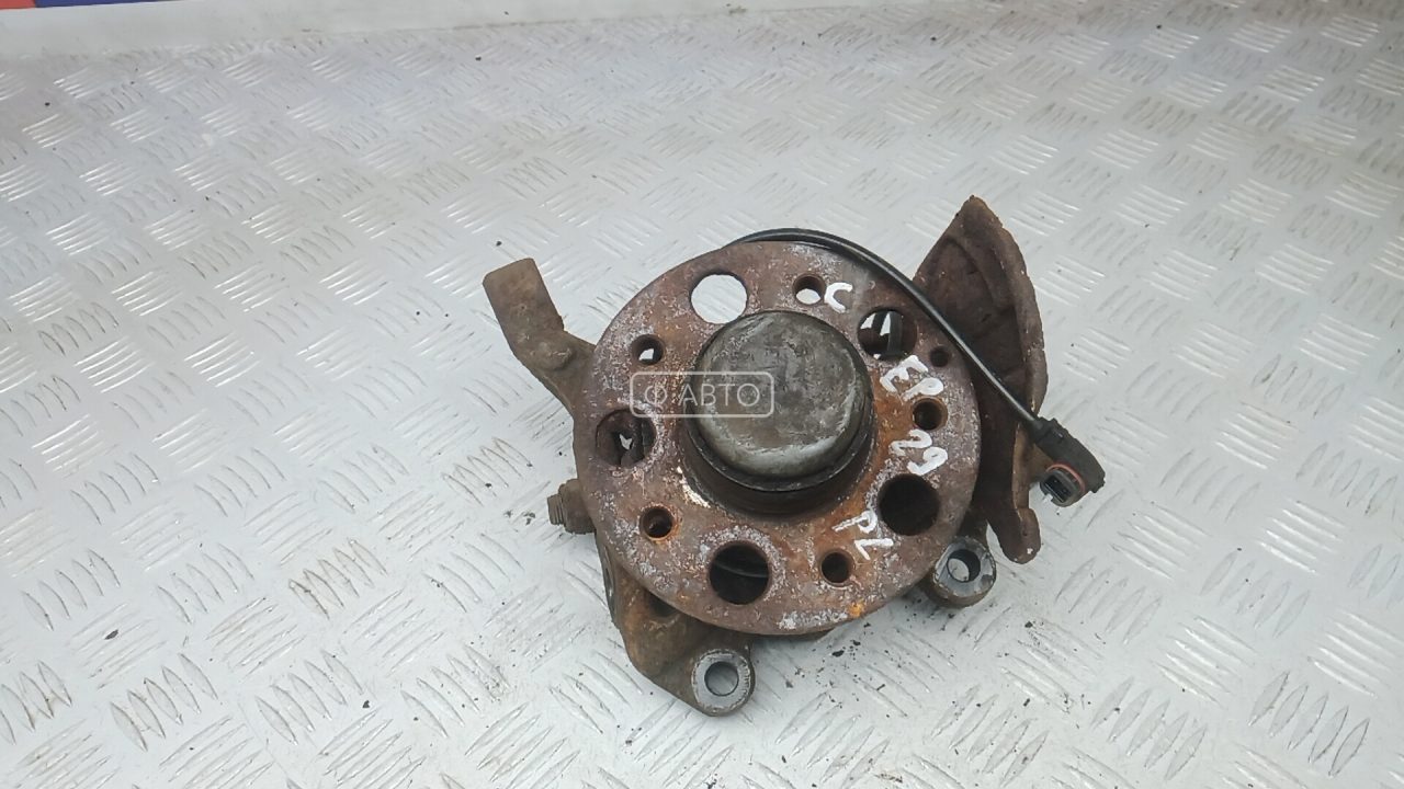 Ступица передняя левая