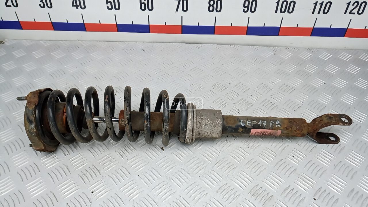 Стойка передняя правая