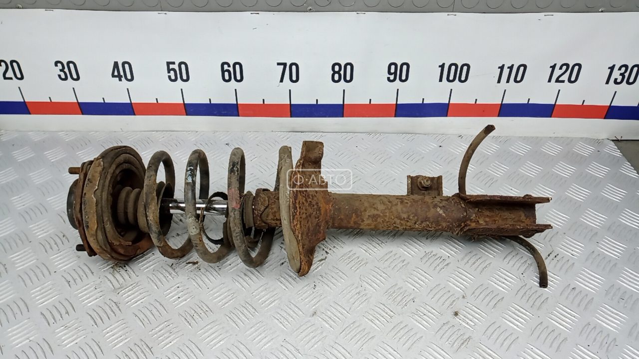 Стойка задняя левая