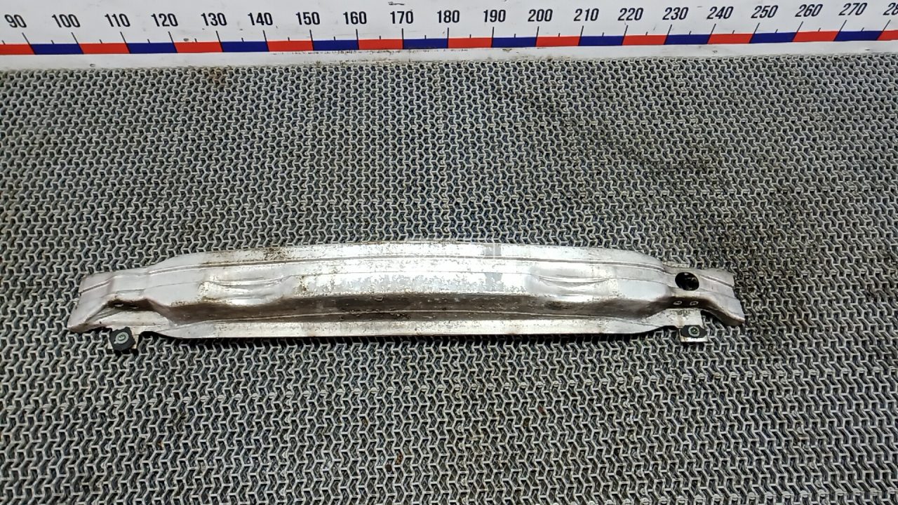 Усилитель бампера передний (кронштейн)