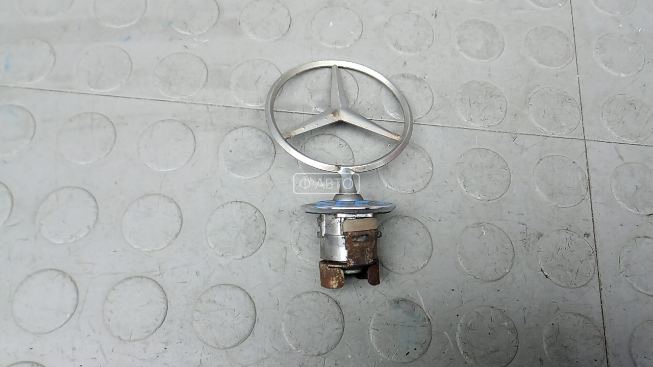 Значок на капот