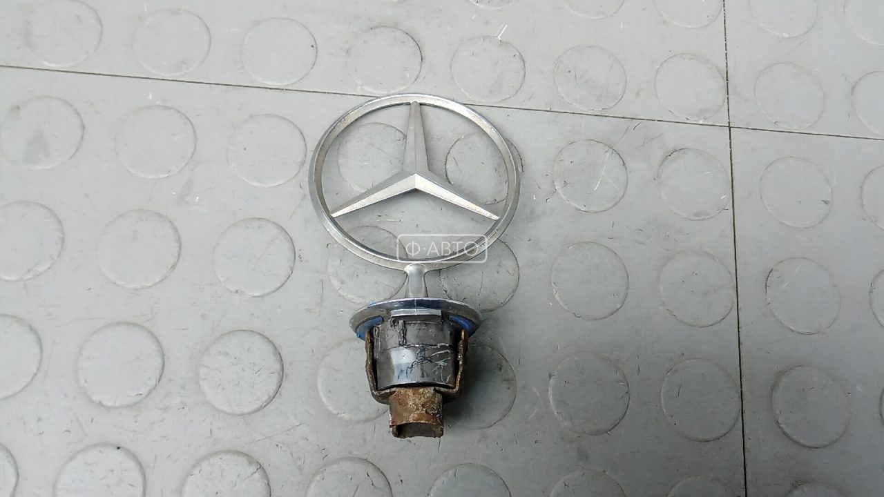 Значок на капот