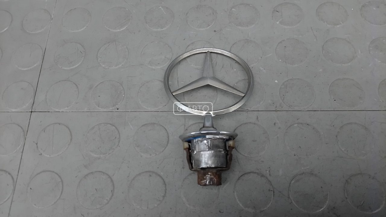 Значок на капот