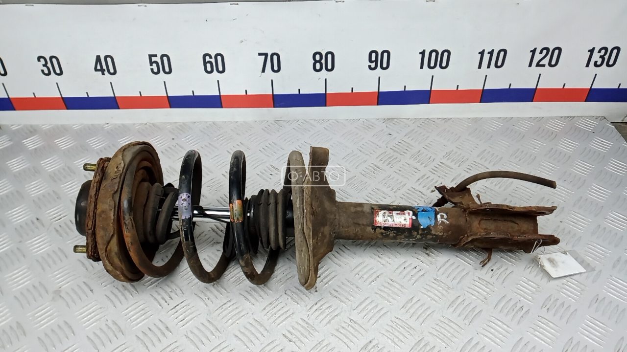 Стойка передняя правая