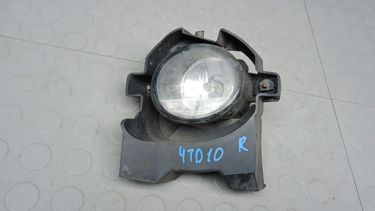 Фара галогенная правая передняя