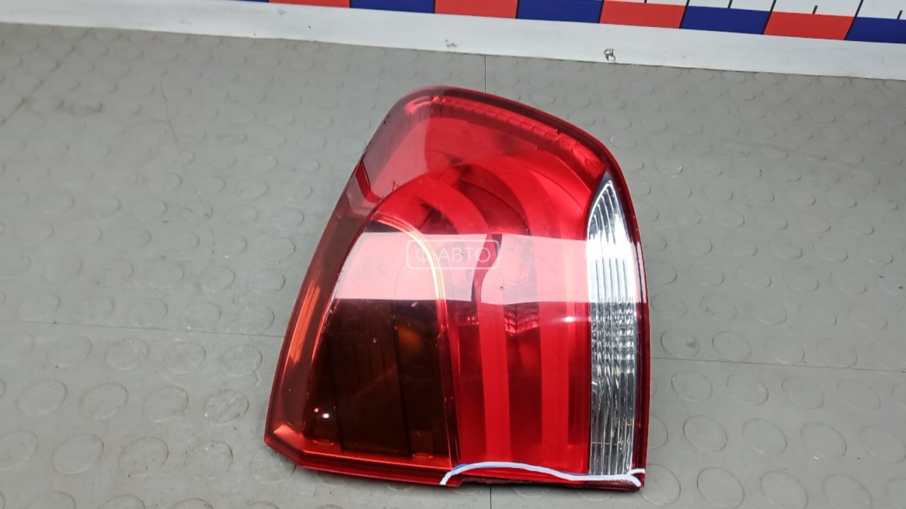 Фонарь задний правый