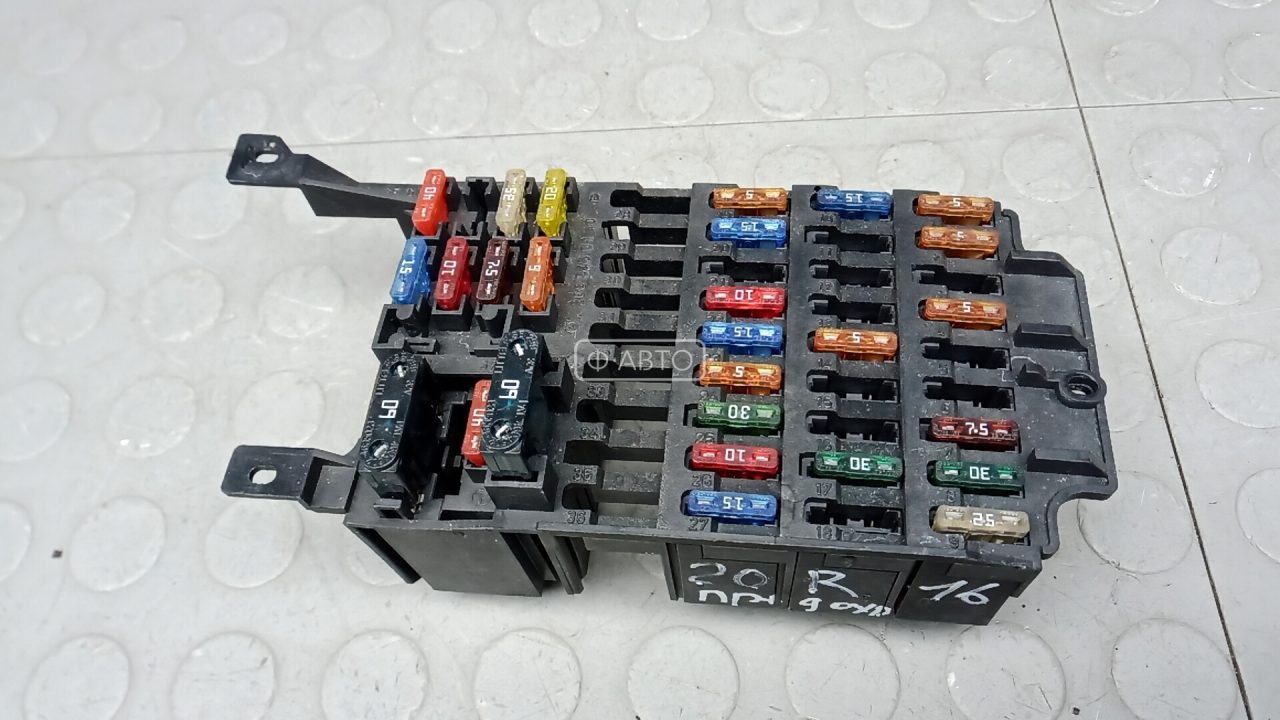 Блок предохранителей