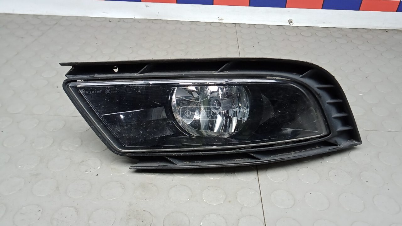 Фара галогенная левая передняя