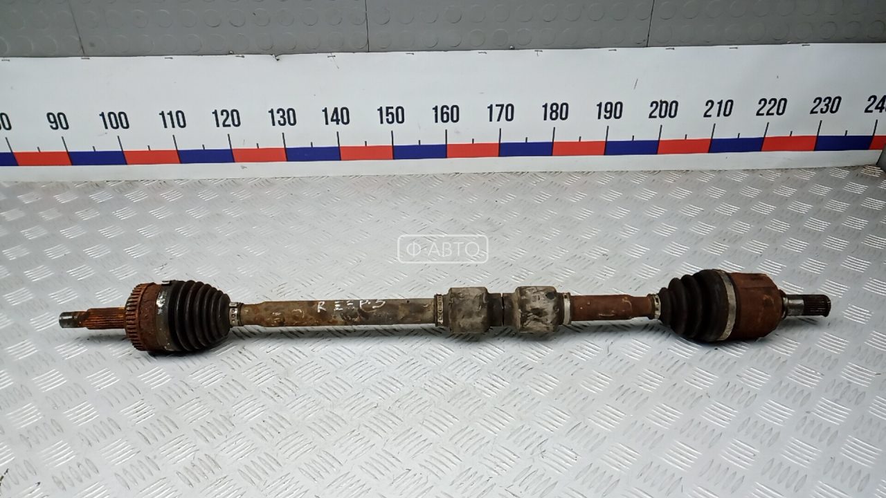 Привод передний правый