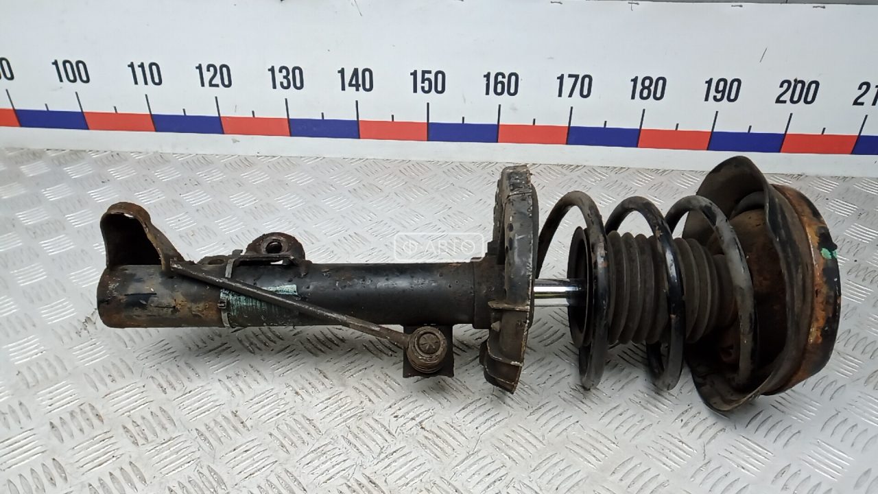 Стойка передняя левая