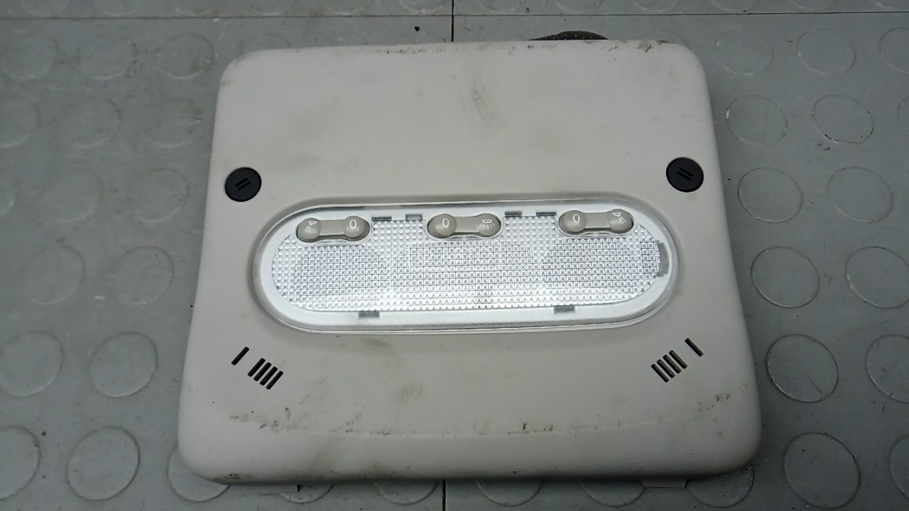 Фонарь освещения салона