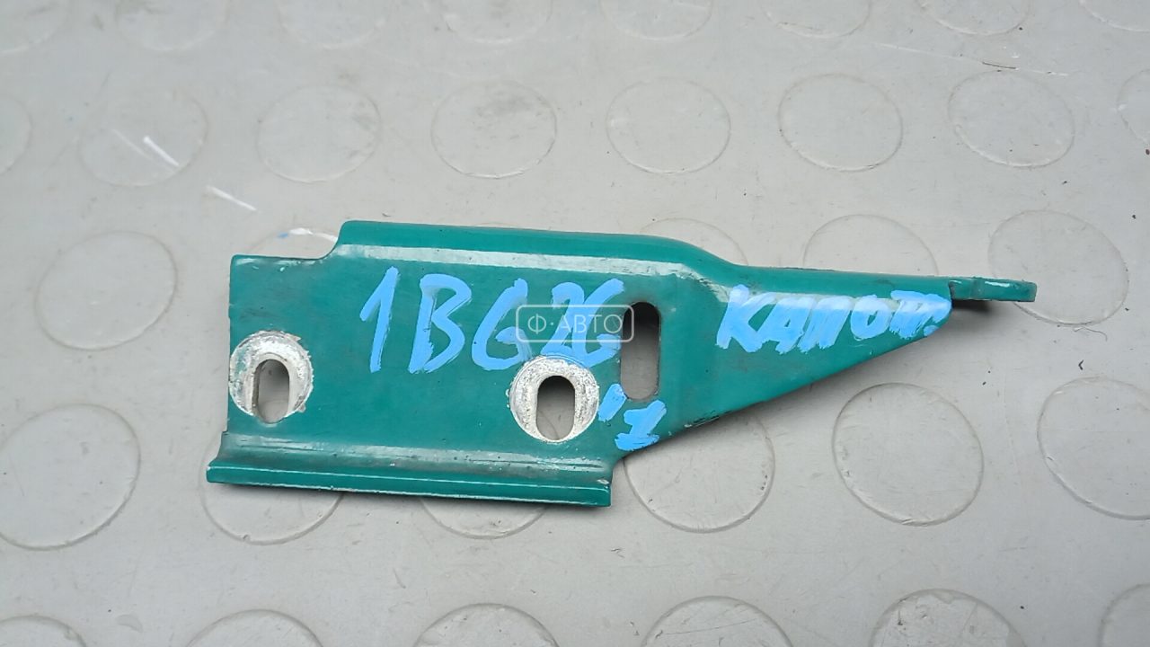 Петля капота