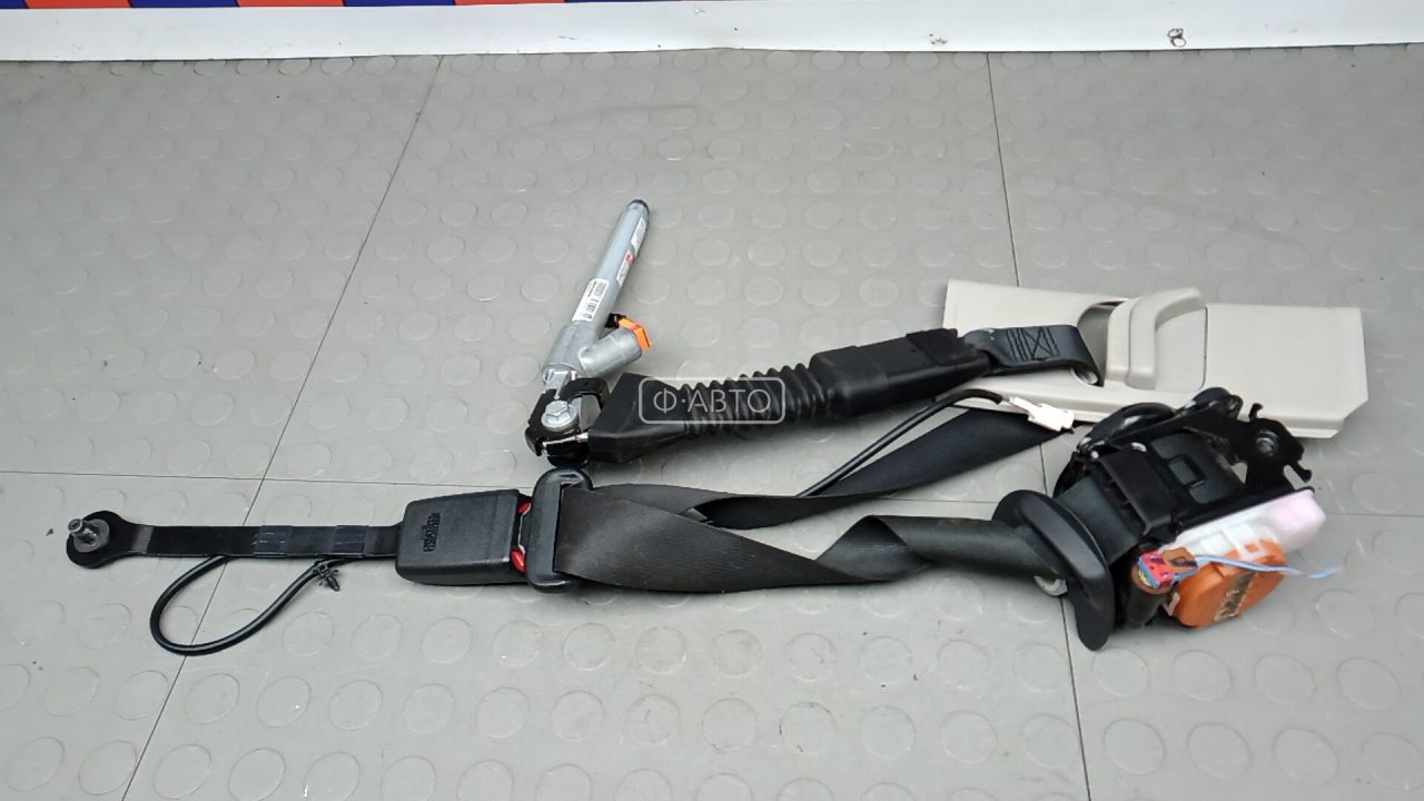 Ремень безопасности с пиропатроном сиденья переднего