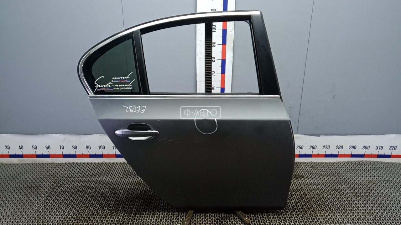 Дверь задняя правая