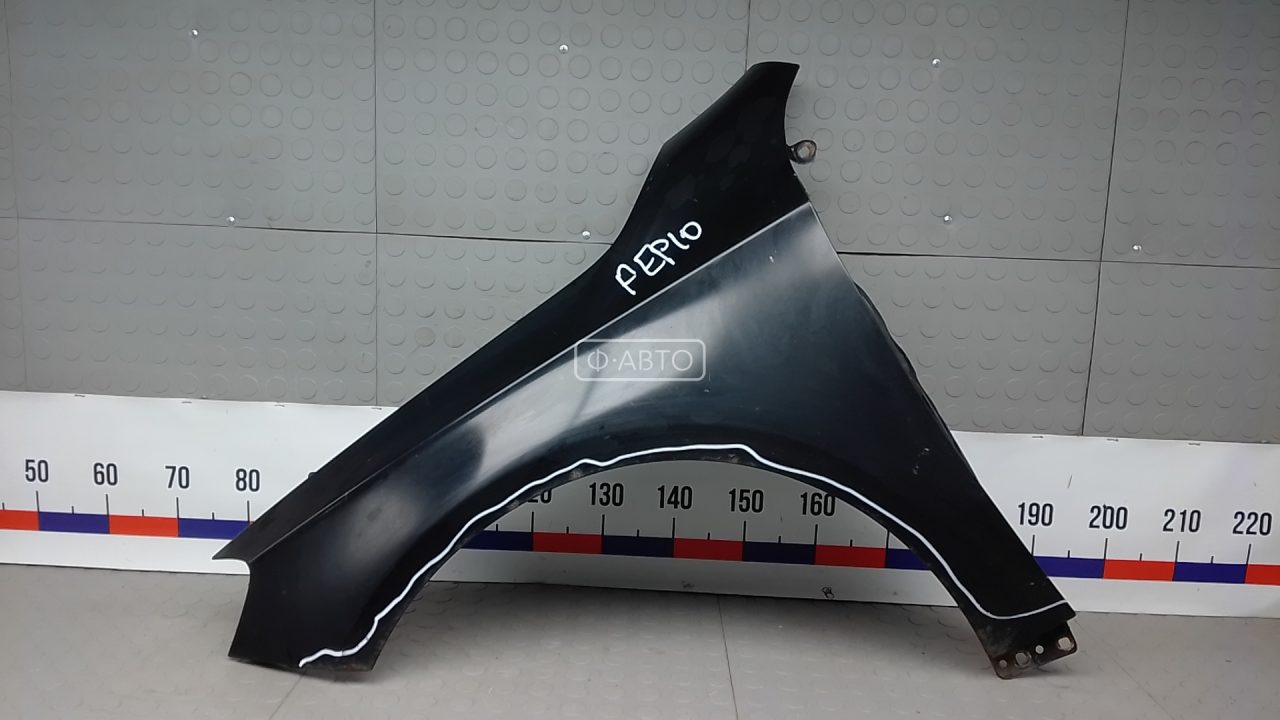 Крыло переднее левое