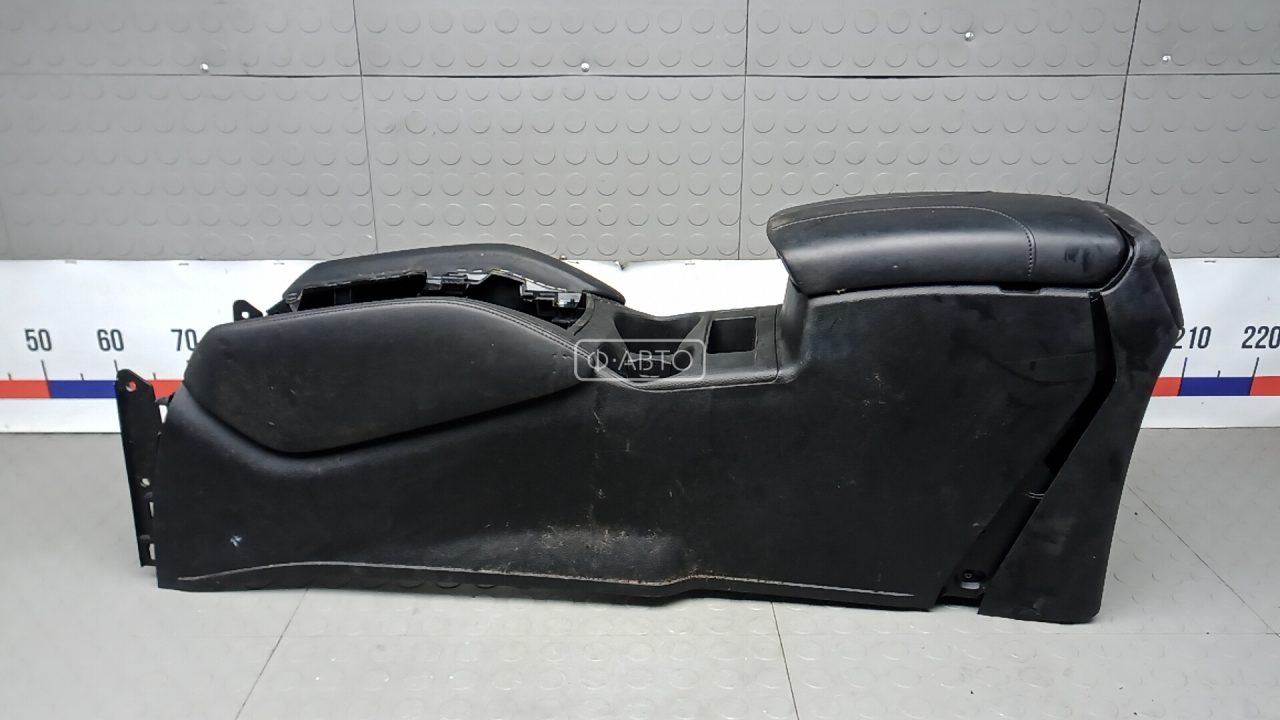 Подлокотник центральный