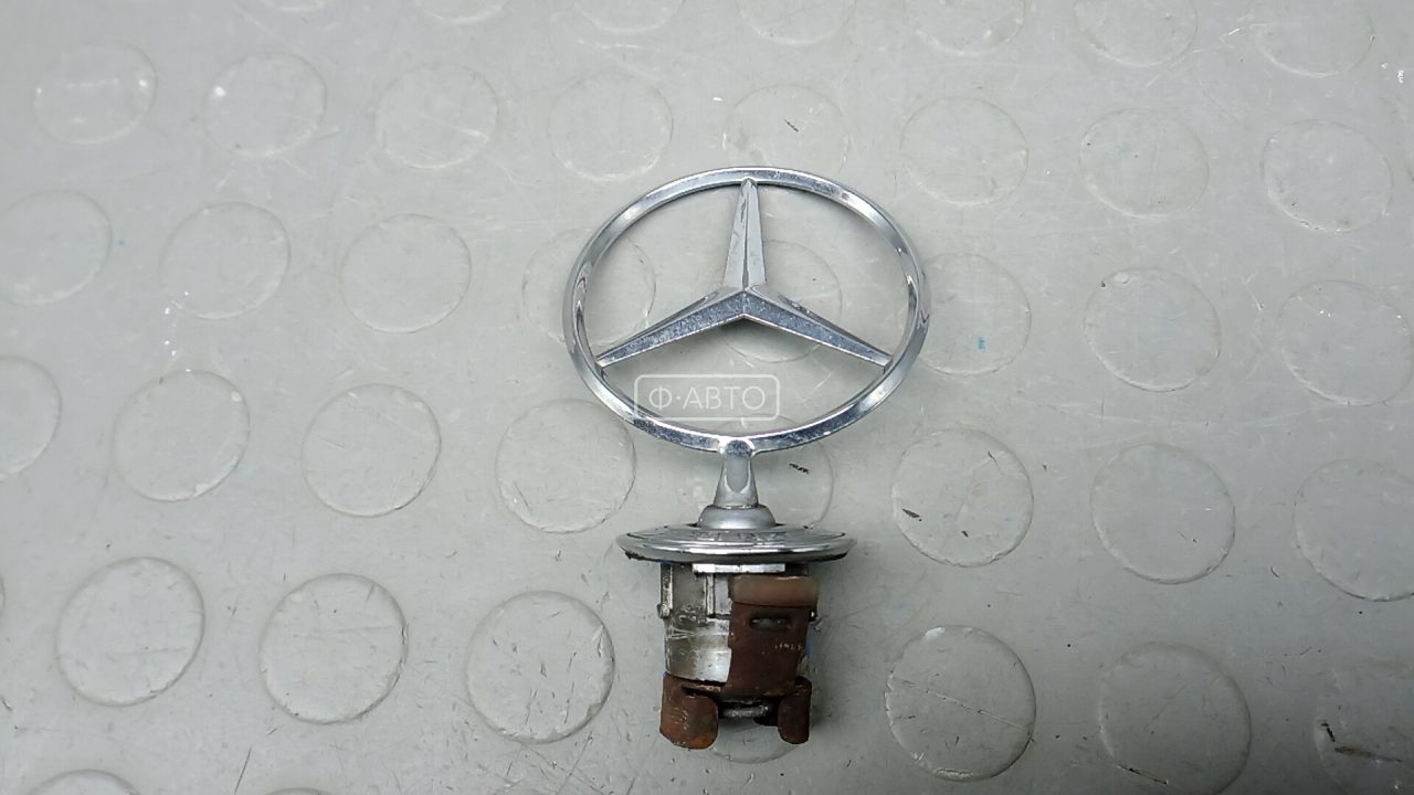 Значок на капот