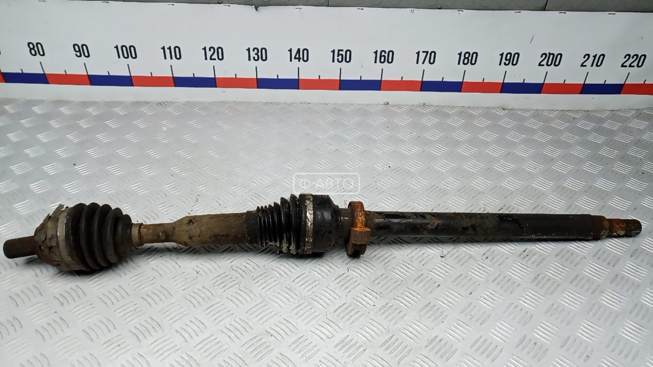 Привод передний правый