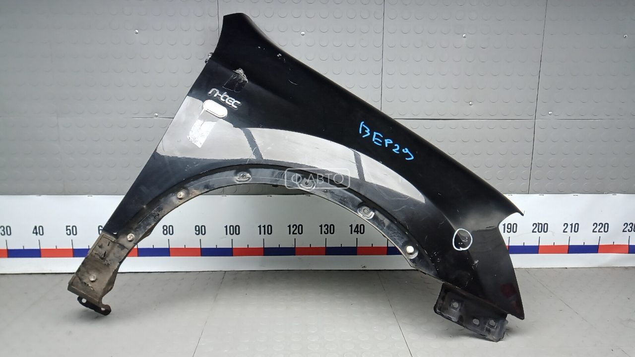 Крыло переднее правое