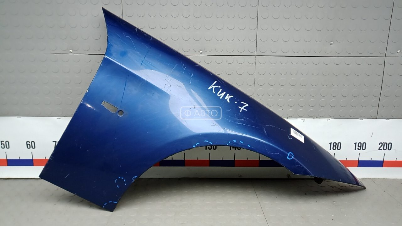 Крыло переднее правое